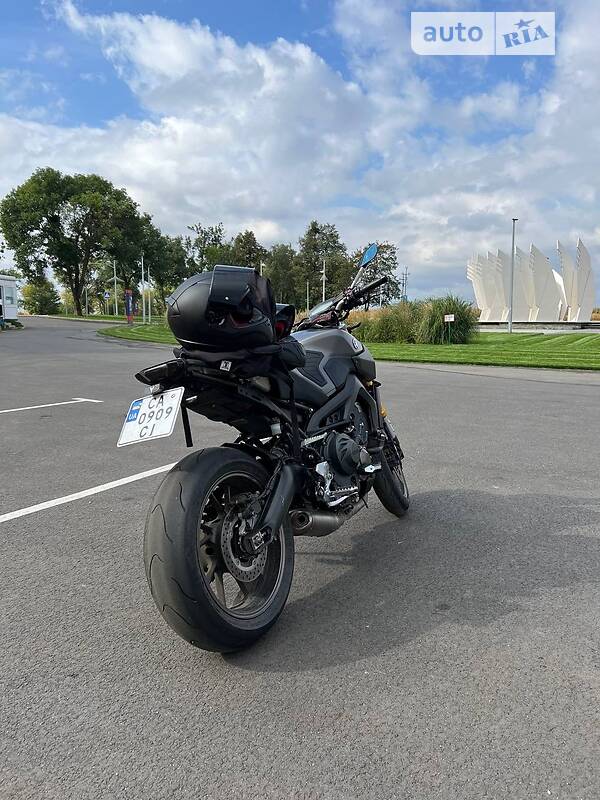 Мотоцикл Без обтекателей (Naked bike) Yamaha MT-09 2015 в Умани