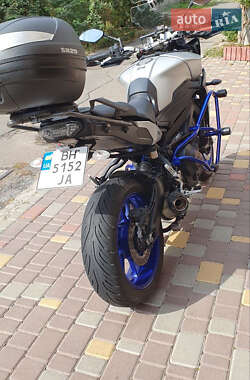 Мотоцикл Спорт-туризм Yamaha MT-09 2015 в 