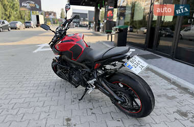 Мотоцикл Без обтекателей (Naked bike) Yamaha MT-09 2018 в 
