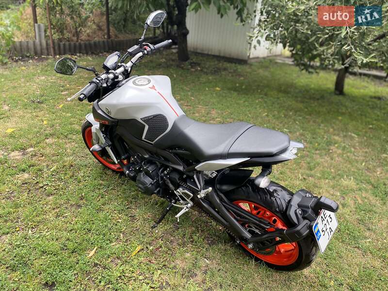 Мотоцикл Без обтікачів (Naked bike) Yamaha MT-09 2020 в Дніпрі фото 4 Мотоцикл Без обтікачів (Naked bike) Yamaha MT-09 2020 в Дніпрі