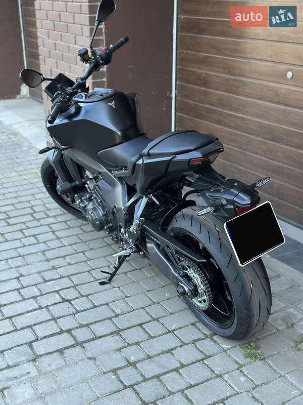 Мотоцикл Без обтекателей (Naked bike) Yamaha MT-09 2025 в Днепре фото 2 Мотоцикл Без обтекателей (Naked bike) Yamaha MT-09 2025 в Днепре