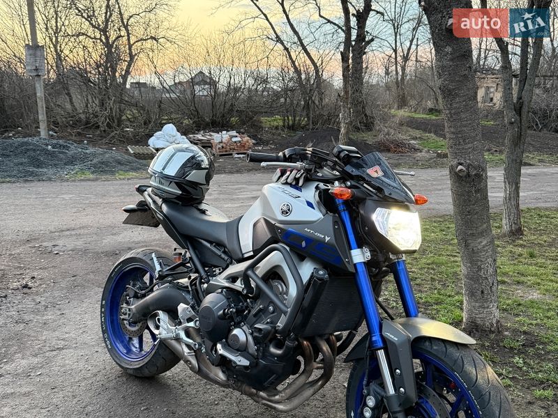 Грузовые мотороллеры, мотоциклы, скутеры, мопеды Yamaha MT-09 2015 в Кропивницком