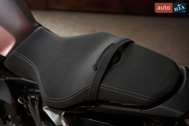 Мотоцикл Без обтекателей (Naked bike) Yamaha MT-10 2022 в Днепре фото 12 Мотоцикл Без обтекателей (Naked bike) Yamaha MT-10 2022 в Днепре