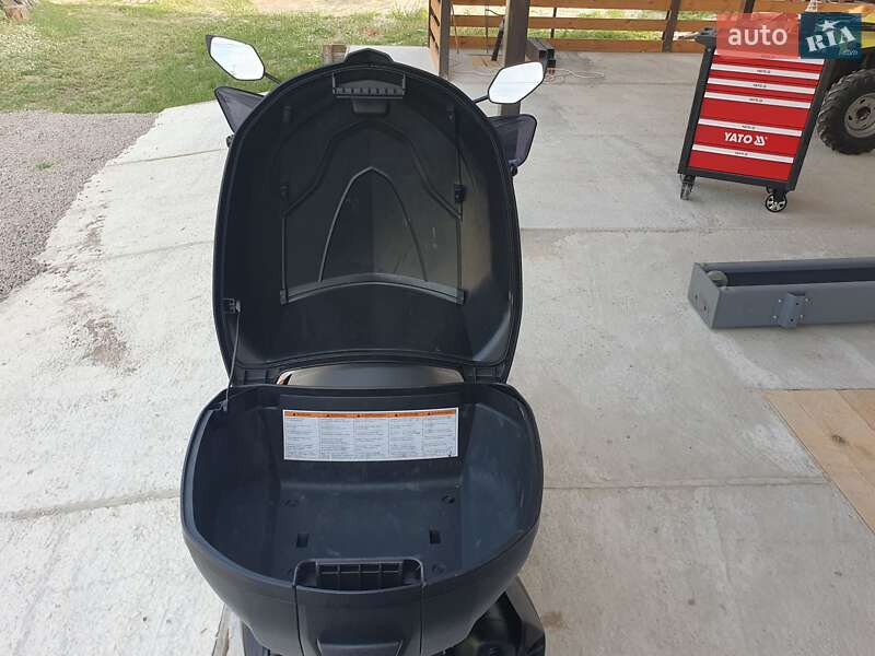 Скутер Yamaha NMax 2017 в Вышгороде