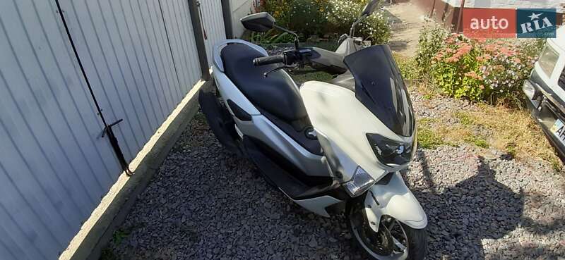 Макси-скутер Yamaha NMax 2016 в Прилуках