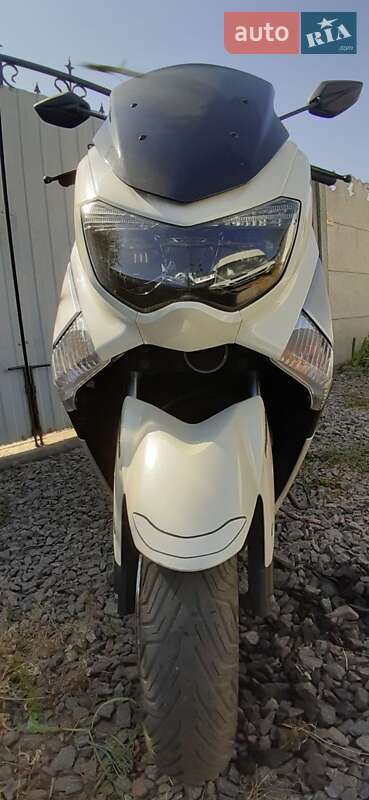 Макси-скутер Yamaha NMax 2016 в Прилуках