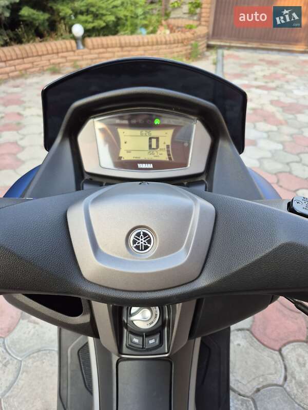 Макси-скутер Yamaha NMax 2022 в Запорожье