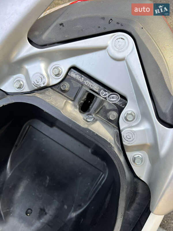 Максі-скутер Yamaha NMax 2016 в Малині фото 15 Максі-скутер Yamaha NMax 2016 в Малині