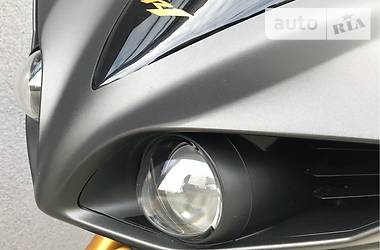 Спортбайк Yamaha R1 2014 в 