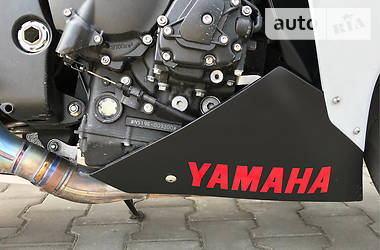 Спортбайк Yamaha R1 2014 в 