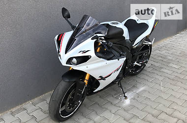 Спортбайк Yamaha R1 2014 в 