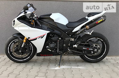Спортбайк Yamaha R1 2014 в 