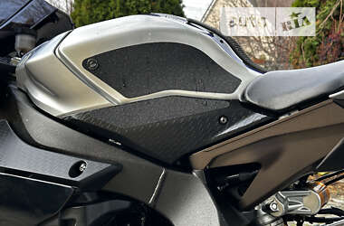 Спортбайк Yamaha R1 2017 в 