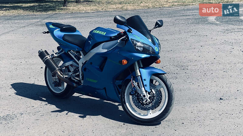 Спортбайк Yamaha R1 2000 в Горишних Плавнях