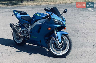 Спортбайк Yamaha R1 2000 в 
