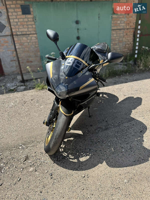 Спортбайк Yamaha R1 2008 в Кропивницком