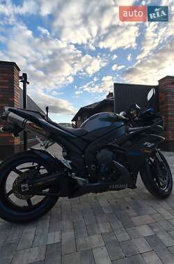 Спортбайк Yamaha R1 2007 в 
