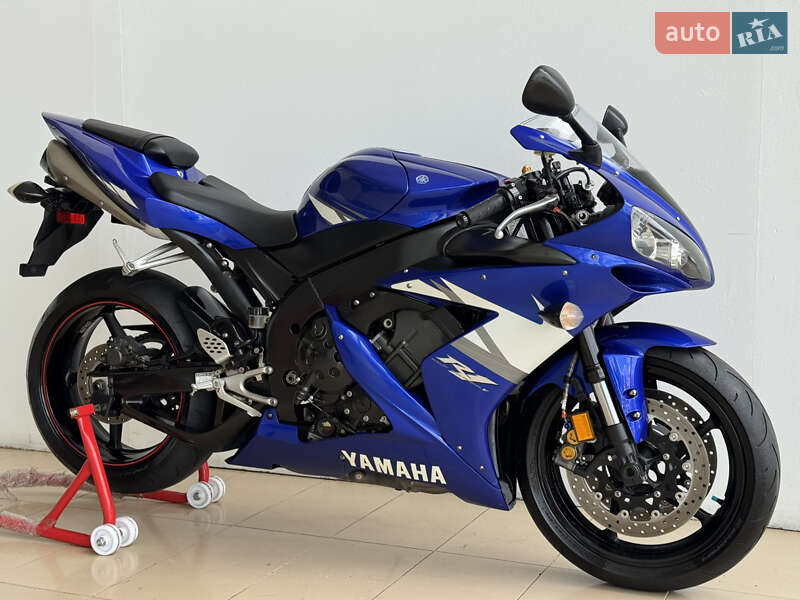 Спортбайк Yamaha R1 2004 в 