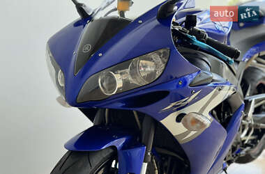 Спортбайк Yamaha R1 2004 в 