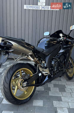 Спортбайк Yamaha R1 2004 в 