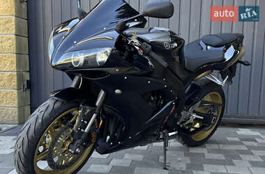 Спортбайк Yamaha R1 2004 в 