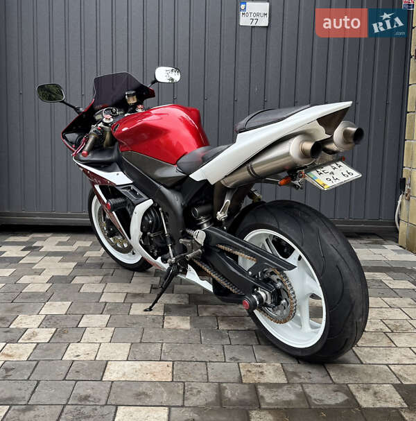 Спортбайк Yamaha R1 2004 в Новомосковске фото 4 Спортбайк Yamaha R1 2004 в Новомосковске