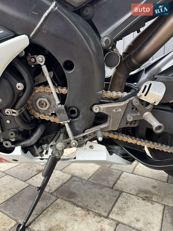 Спортбайк Yamaha R1 2004 в Новомосковске фото 14 Спортбайк Yamaha R1 2004 в Новомосковске