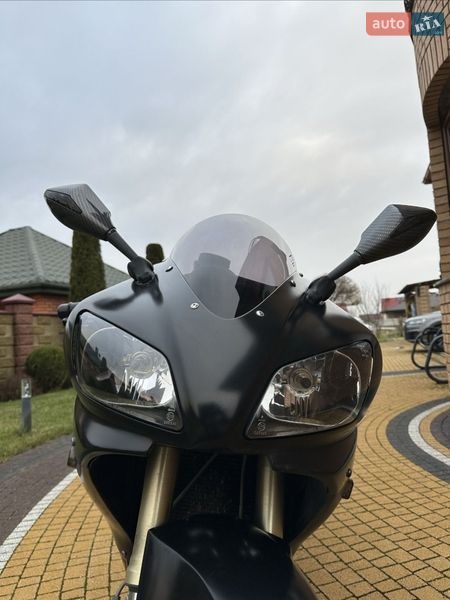 Спортбайк Yamaha R1 2000 в Корце