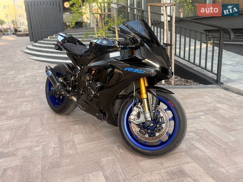 Yamaha R1 2017