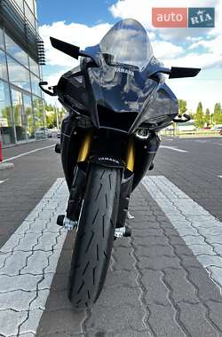 Спортбайк Yamaha R1M 2024 в 