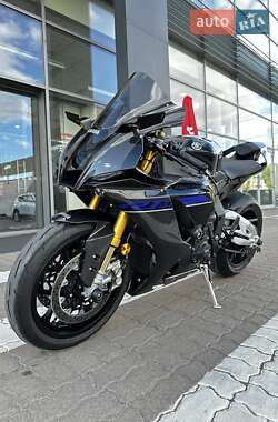 Спортбайк Yamaha R1M 2024 в 