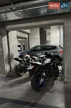 Спортбайк Yamaha R1M 2018 в Киеве