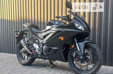 Спортбайк Yamaha R3 2021 в 