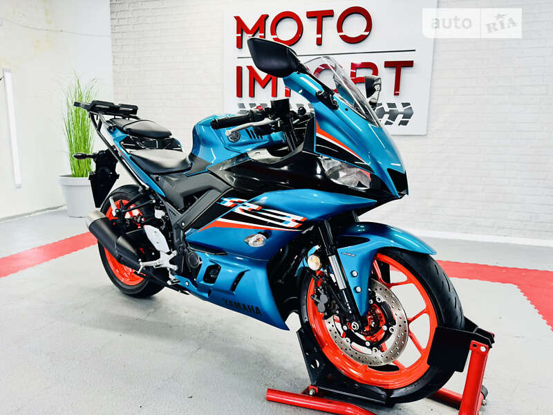 Yamaha R3 2021