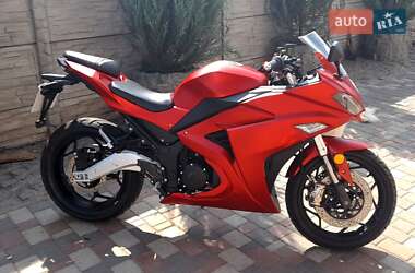 Спортбайк Yamaha R3 2024 в 