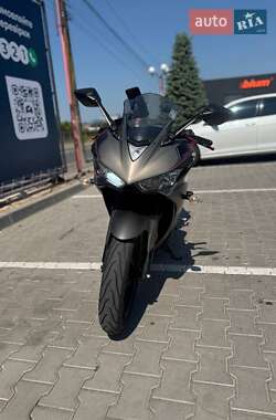 Мотоцикл Спорт-туризм Yamaha R3 2017 в 