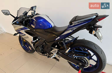 Спортбайк Yamaha R3 2016 в 