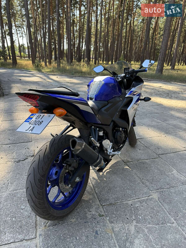 Вантажні моторолери, мотоцикли, скутери, мопеди Yamaha R3 2015 в Лебедині