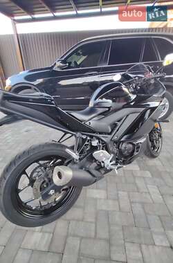 Спортбайк Yamaha R3 2023 в 