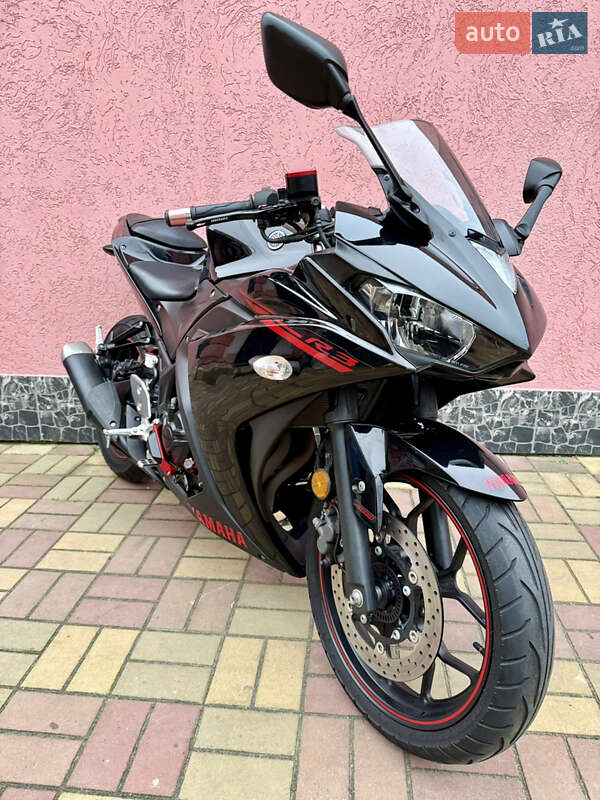 Yamaha R3 2015