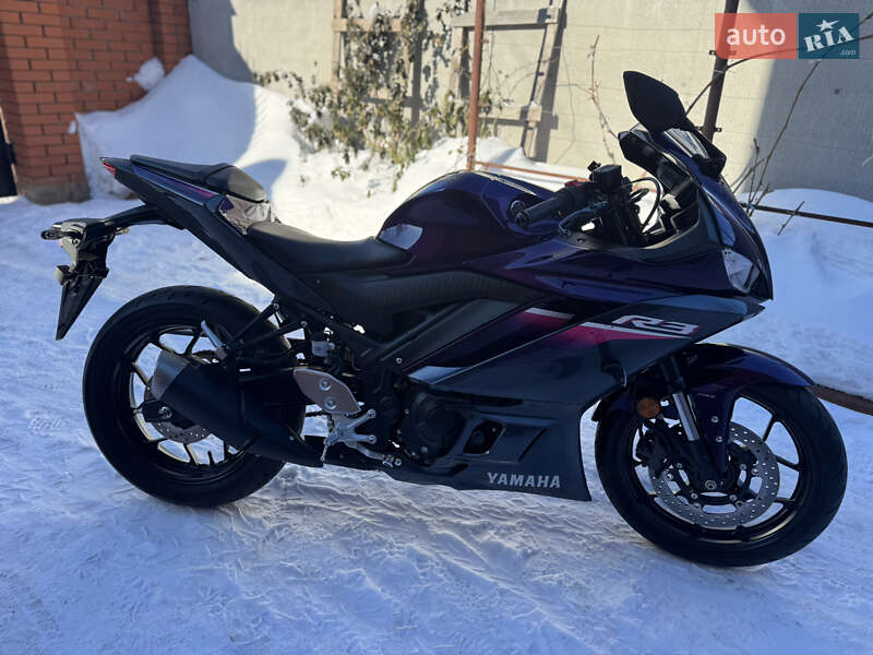 Yamaha R3 2023