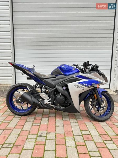 Yamaha R3 2015