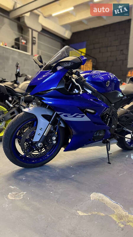 Спортбайк Yamaha R6 2020 в 