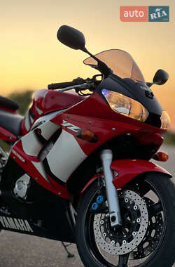 Спортбайк Yamaha R6 2002 в Турбовом