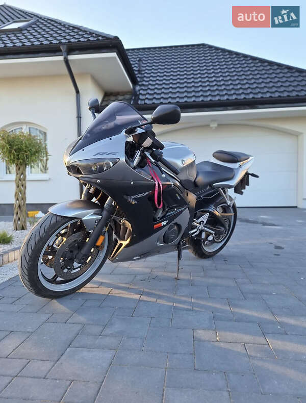 Yamaha R6 2004