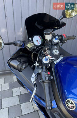 Спортбайк Yamaha R6 2004 в 