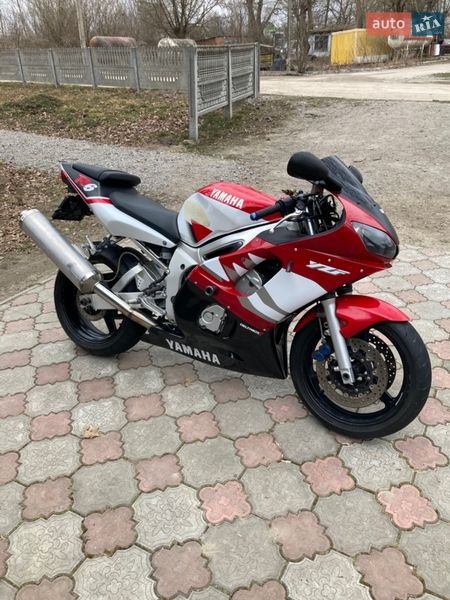 Спортбайк Yamaha R6 2000 в Виннице