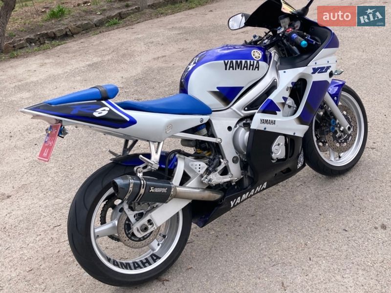 Спортбайк Yamaha R6 2000 в Виннице