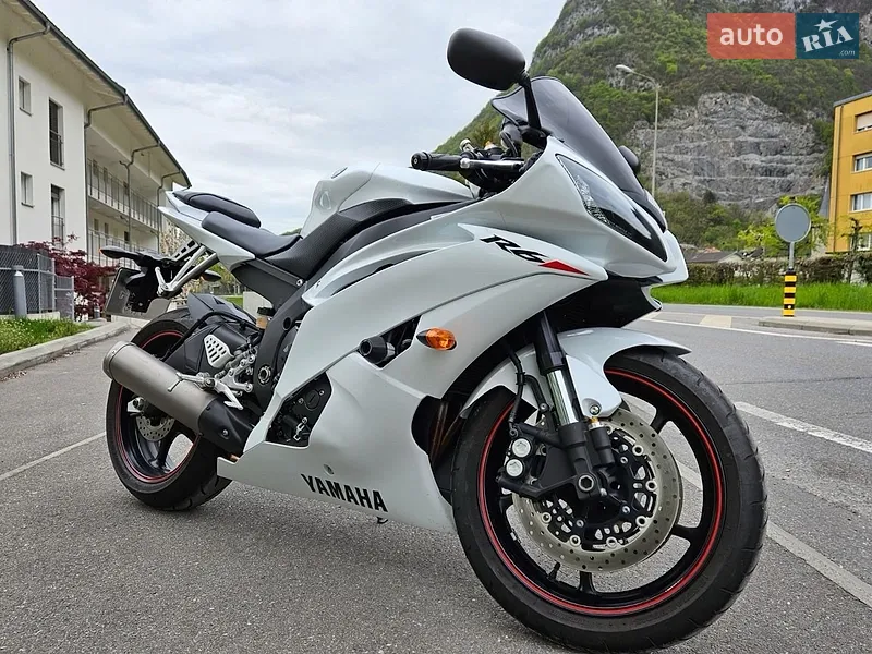 Yamaha R6 2011
