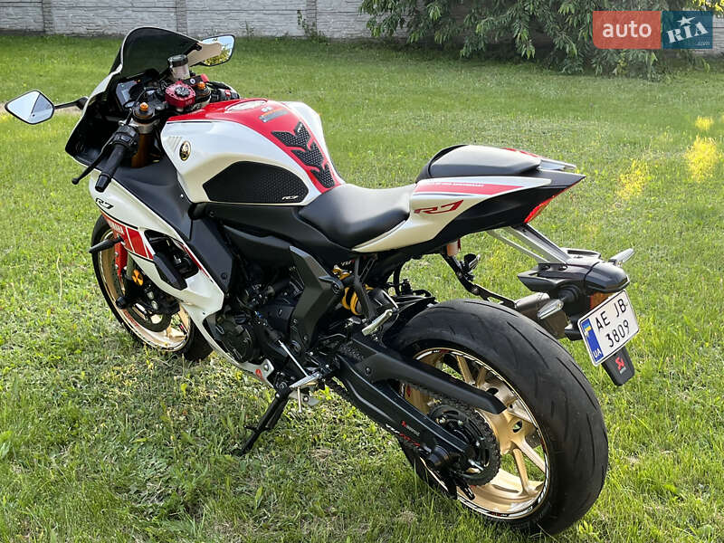 Спортбайк Yamaha R7 2023 в Дніпрі